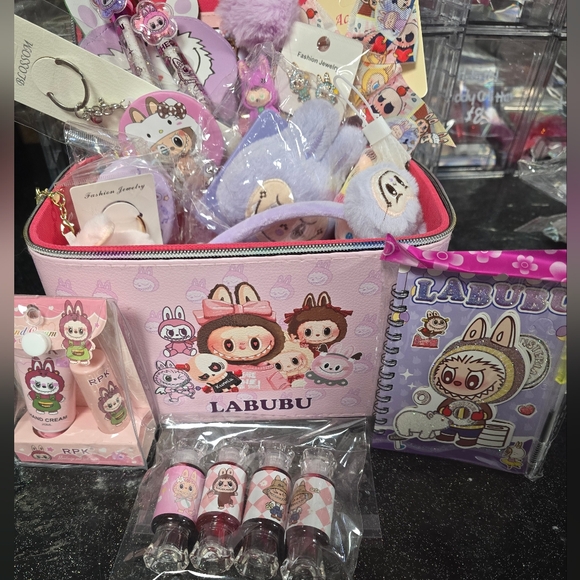Large Labubu Bundle - Picture 2 of 6